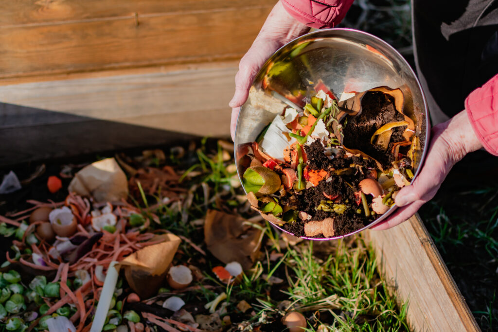 Composting in Fall: How to Make the Most of Fallen Leaves and Garden Waste